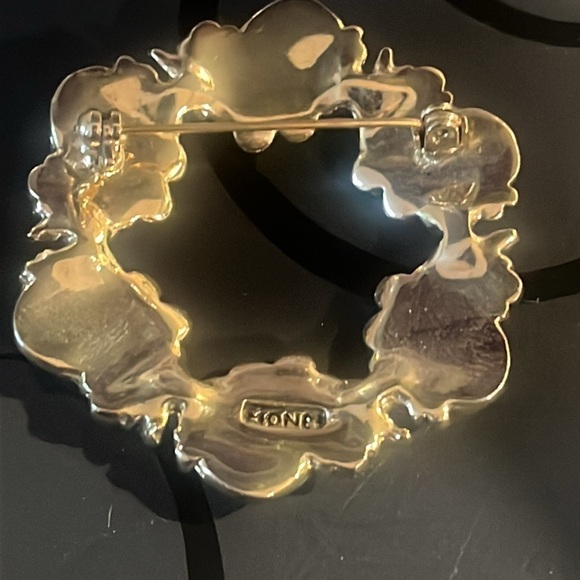 Vintage Monet Signed Brooch with Rhinestones green Saint Patrick - Picture 4 of 5